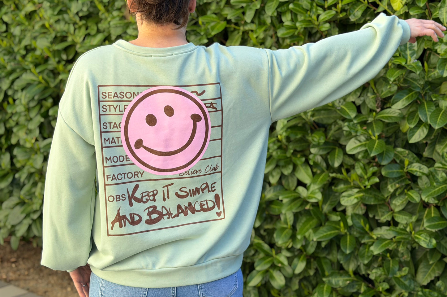 Sweatshirt „Keep It Simple and Balanced“ – Oversize Pullover Damen mit Smiley & Statement Print