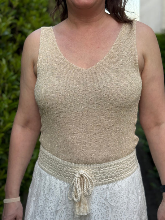 Ärmelloses Top gold mit feinem Goldschimmer