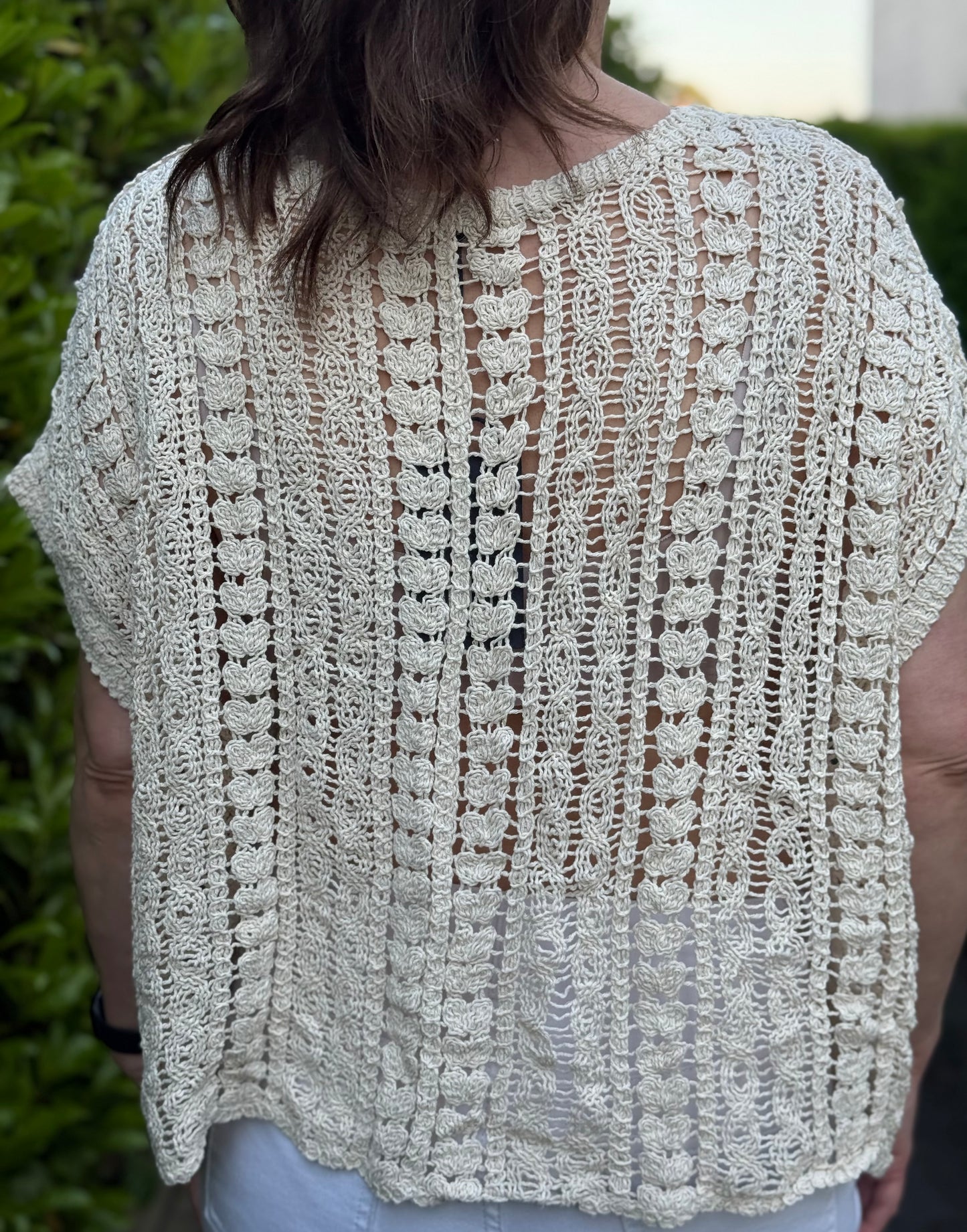 Summer Crochet Oberteil mit kurzen Ärmeln beige
