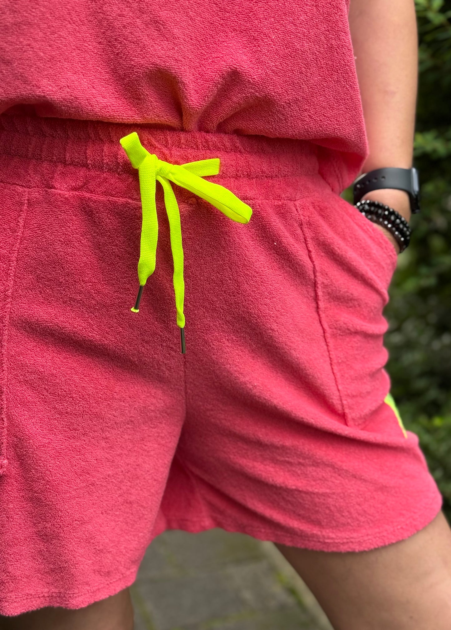 Set aus Frottee Shirt und Short pink / neongelb