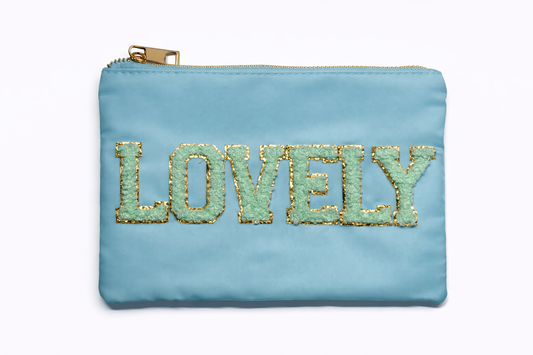 Kosmetiktasche „LOVELY“ – Elegante Make-up Tasche mit Statement Design – Stylischer Kulturbeutel Damen (Kopie)