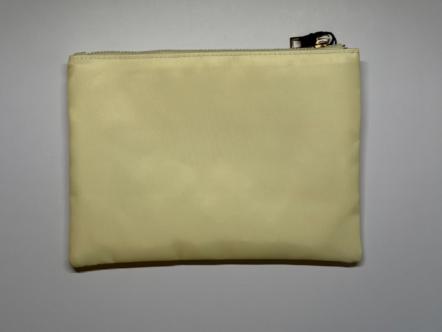 Kosmetiktasche „LOVE“ – Elegante Make-up Tasche mit Statement Design – Stylischer Kulturbeutel Damen