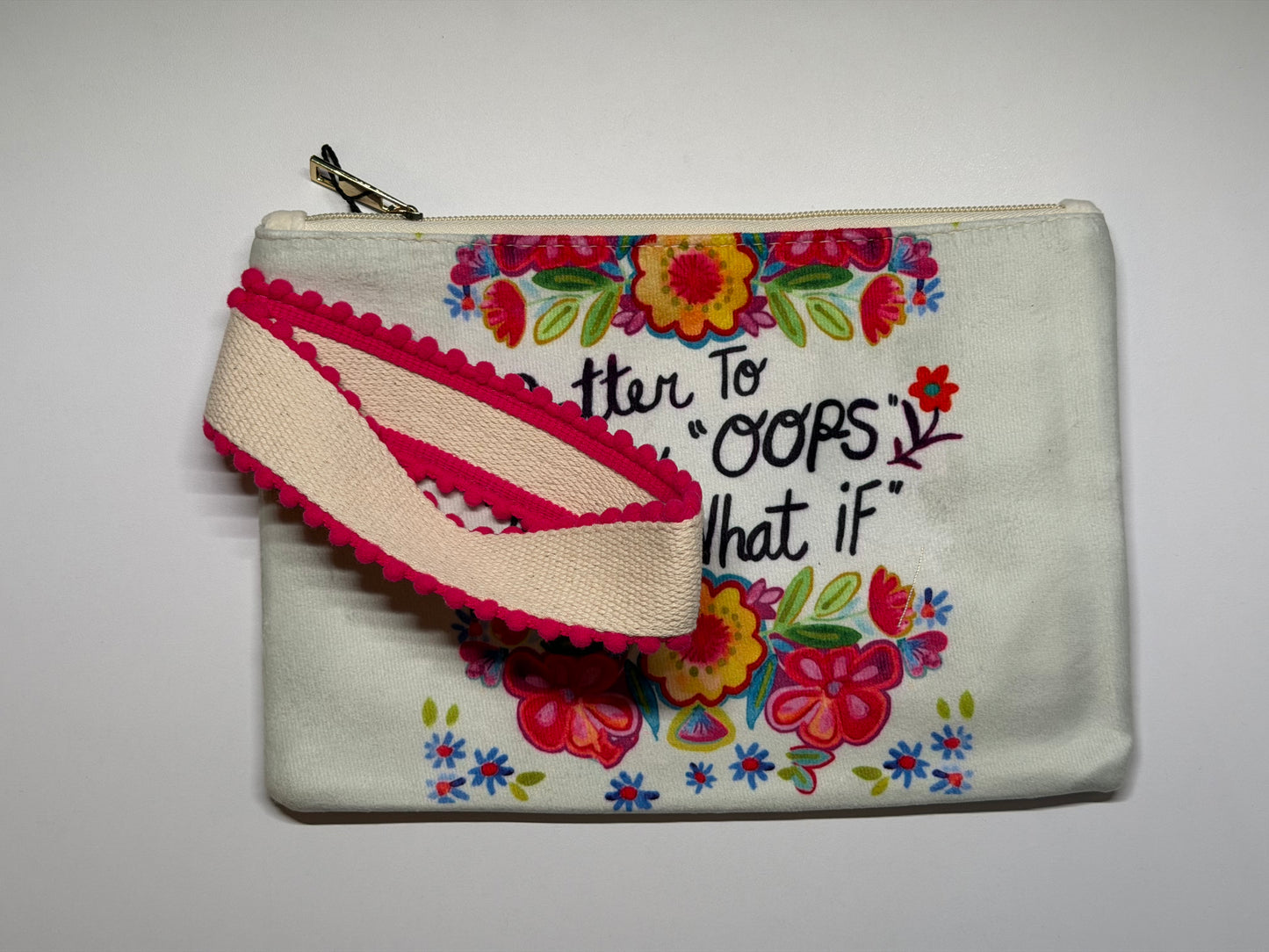 Kosmetiktasche mit Motivationsspruch – Blumen Make-up Tasche „Better To Say Oops“ – Reise Kulturbeutel Damen