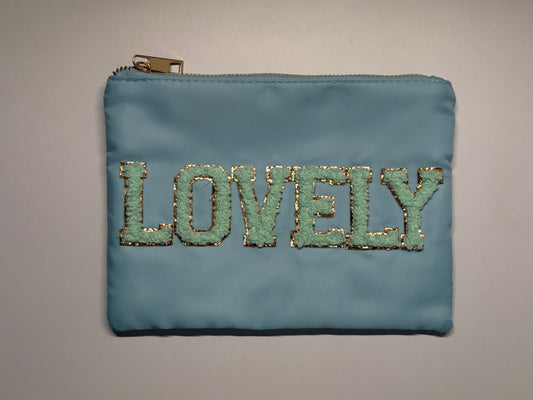 Kosmetiktasche „LOVELY“ – Elegante Make-up Tasche mit Statement Design – Stylischer Kulturbeutel Damen (Kopie)