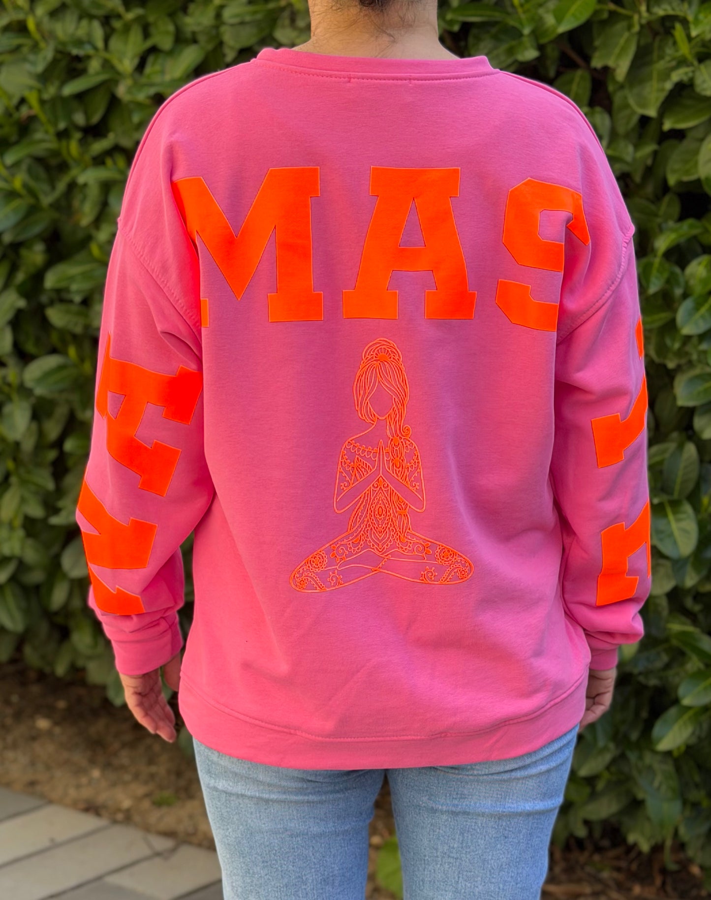Namaste Sweatshirt Damen – Stylischer Oversize Pullover mit Statement Print – Trend Longsleeve
