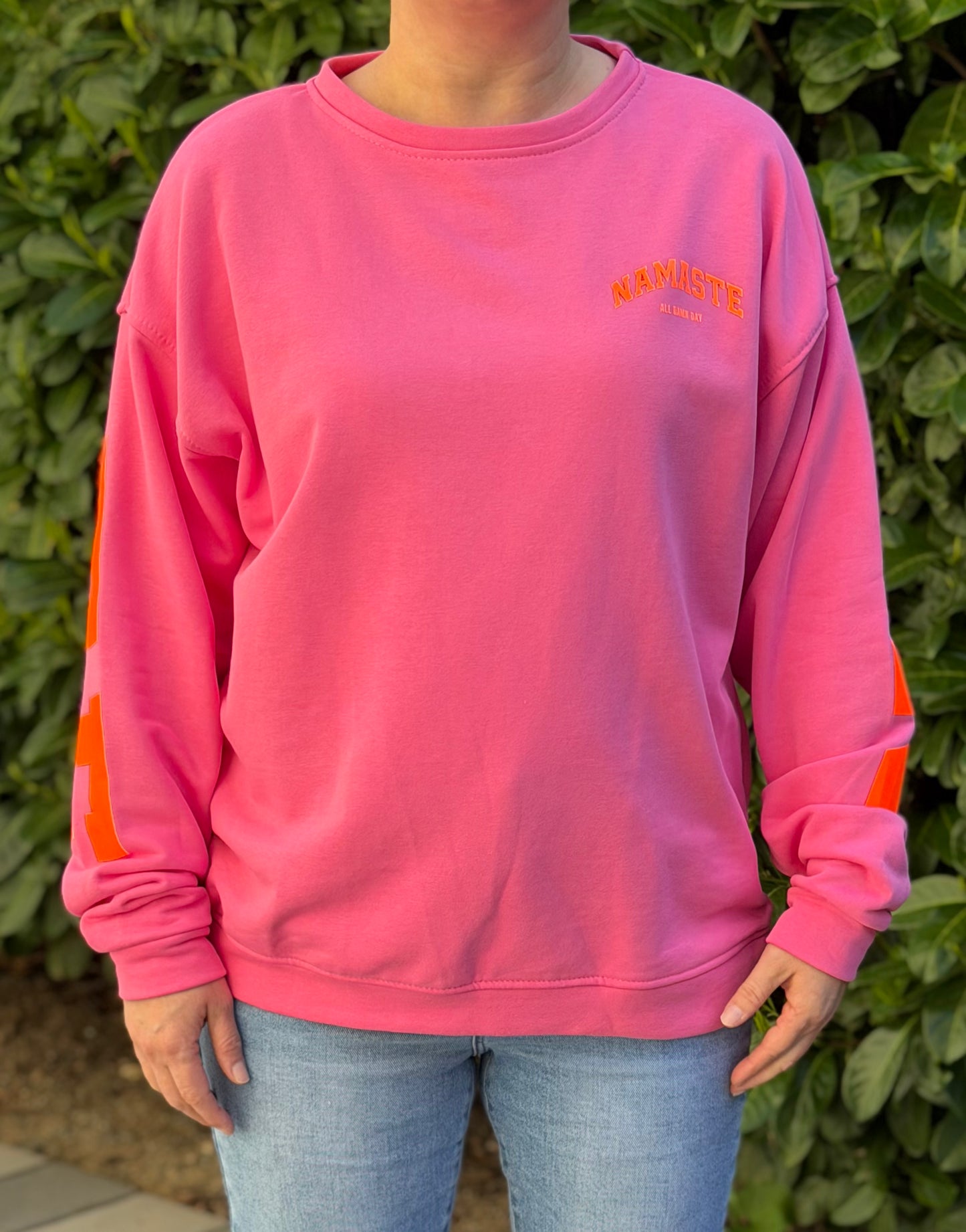 Namaste Sweatshirt Damen – Stylischer Oversize Pullover mit Statement Print – Trend Longsleeve