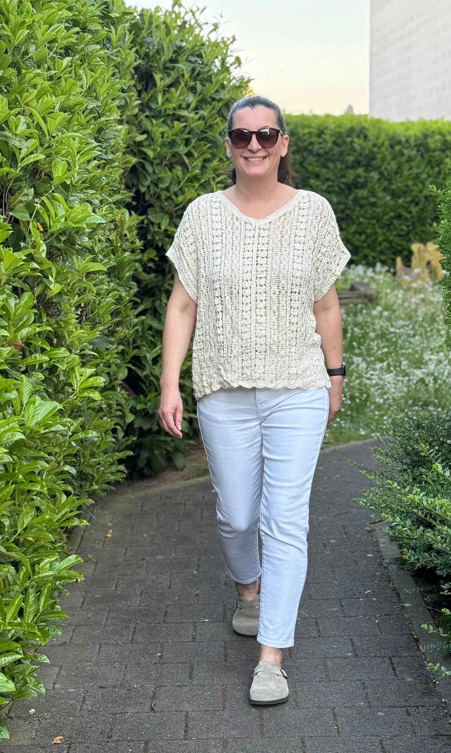 Summer Crochet Oberteil mit kurzen Ärmeln beige