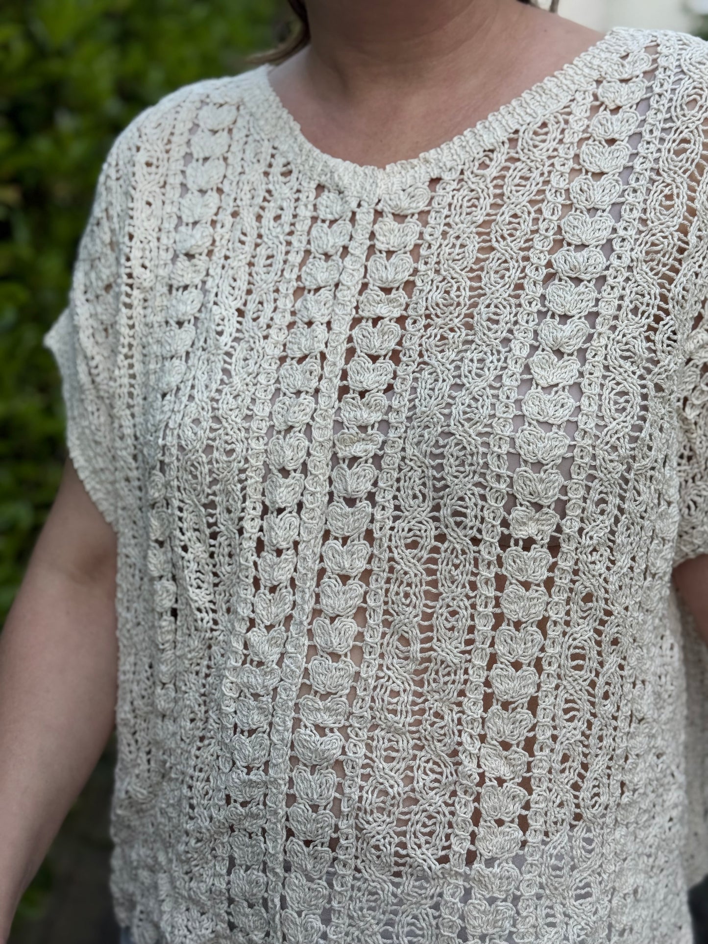 Summer Crochet Oberteil mit kurzen Ärmeln beige
