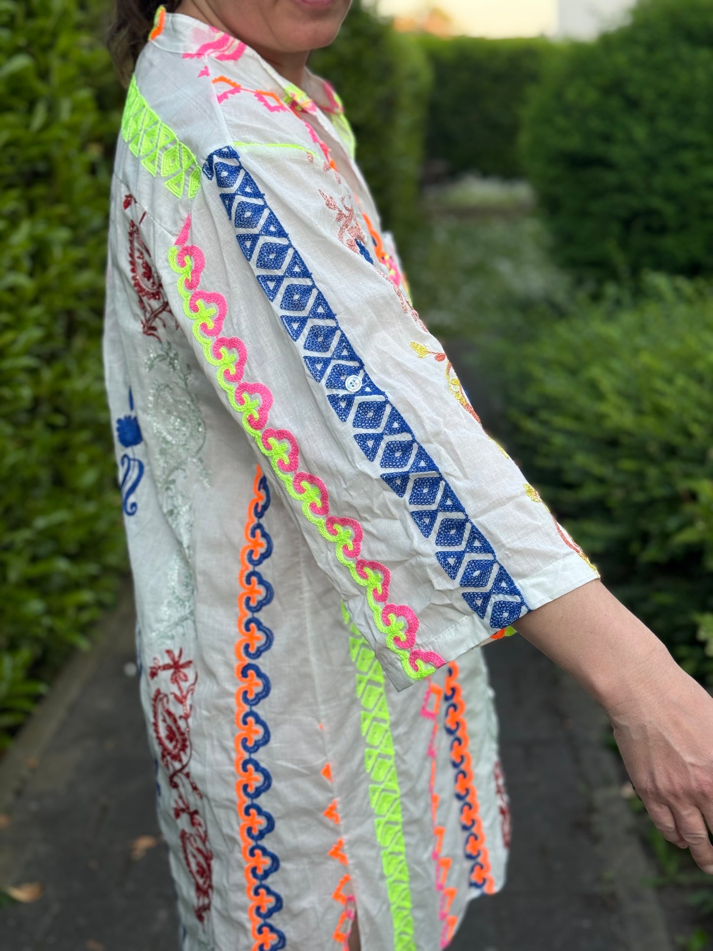 Boho Kleidchen mit Knöpfen neon-Töne