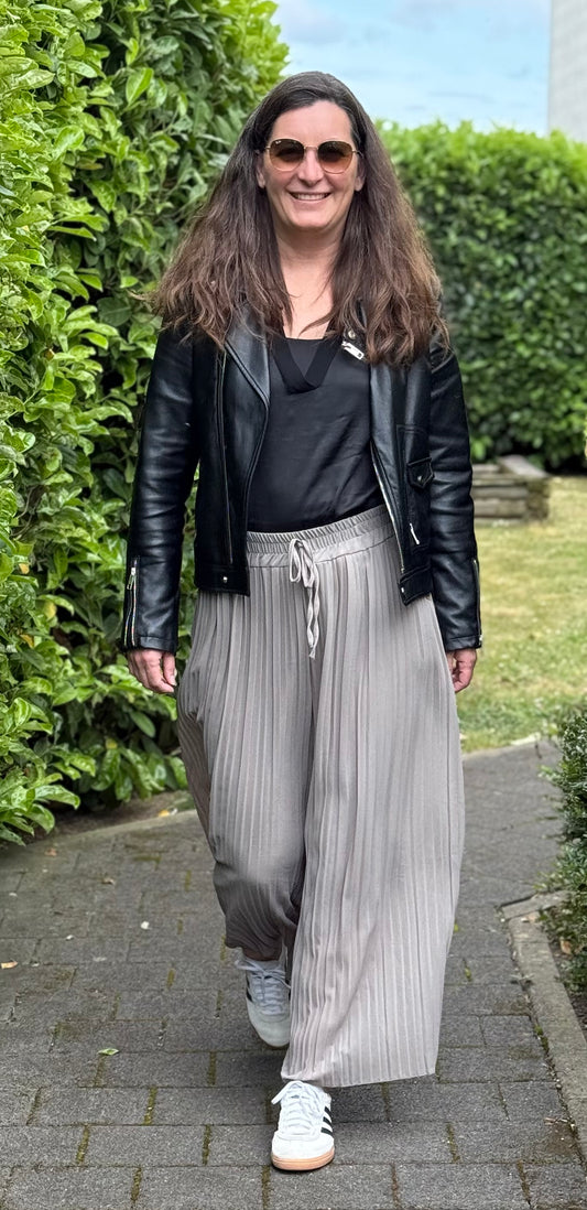 Culotte Plissee Hose mit langem Unterfutter taupe