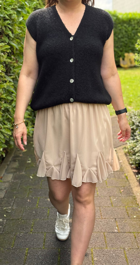 Volant Rock unterlegt beige